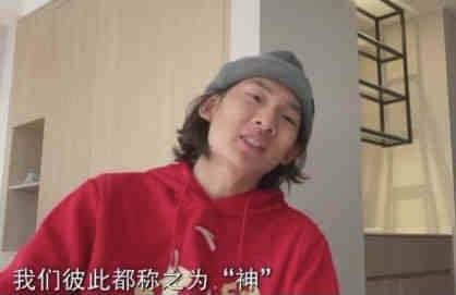 最终，亨利·卡维尔和艾莎·冈萨雷斯确定加盟剧组，并将在片中出演男女主角。